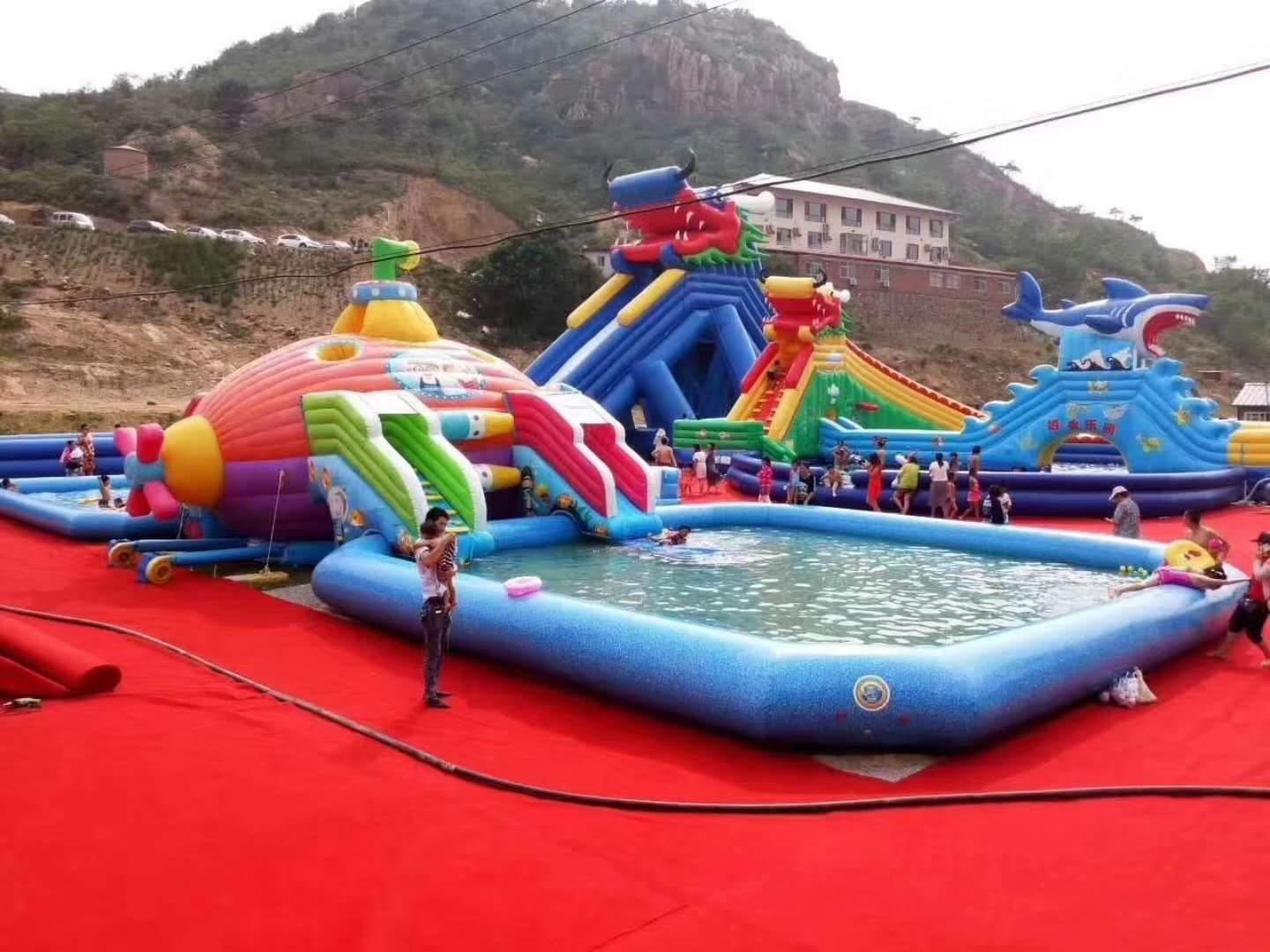 三更罗镇深海潜艇充气水上乐园